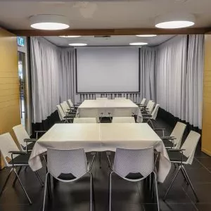 חדר הדר-ישנה מחיצה בין שני הפיצולים