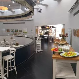כיבוד קל במתחם המבואה
